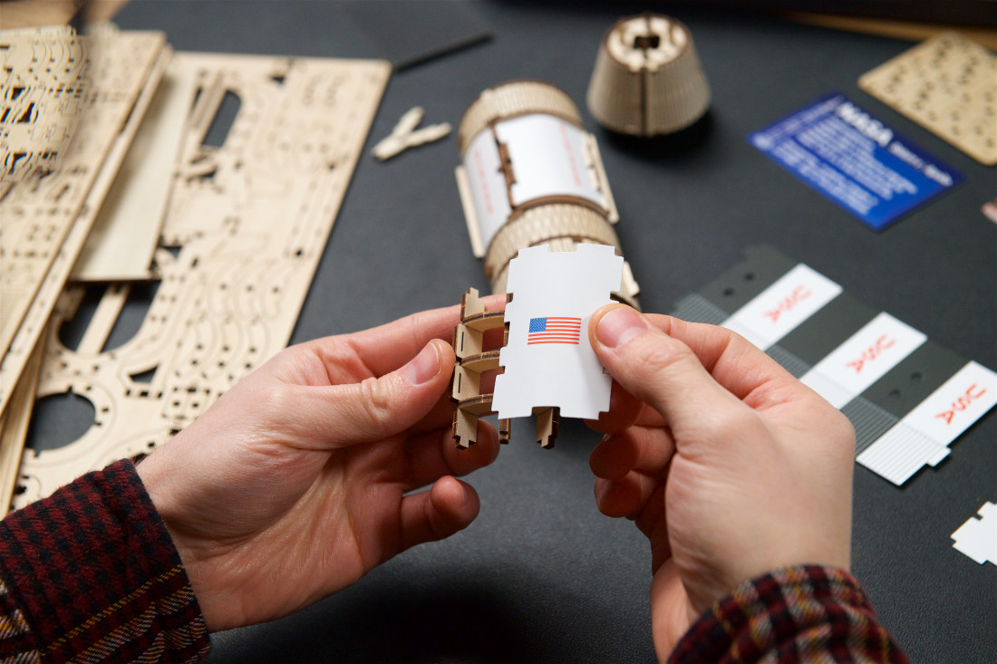 AERO CLOCK "Wall clock with pendulum"