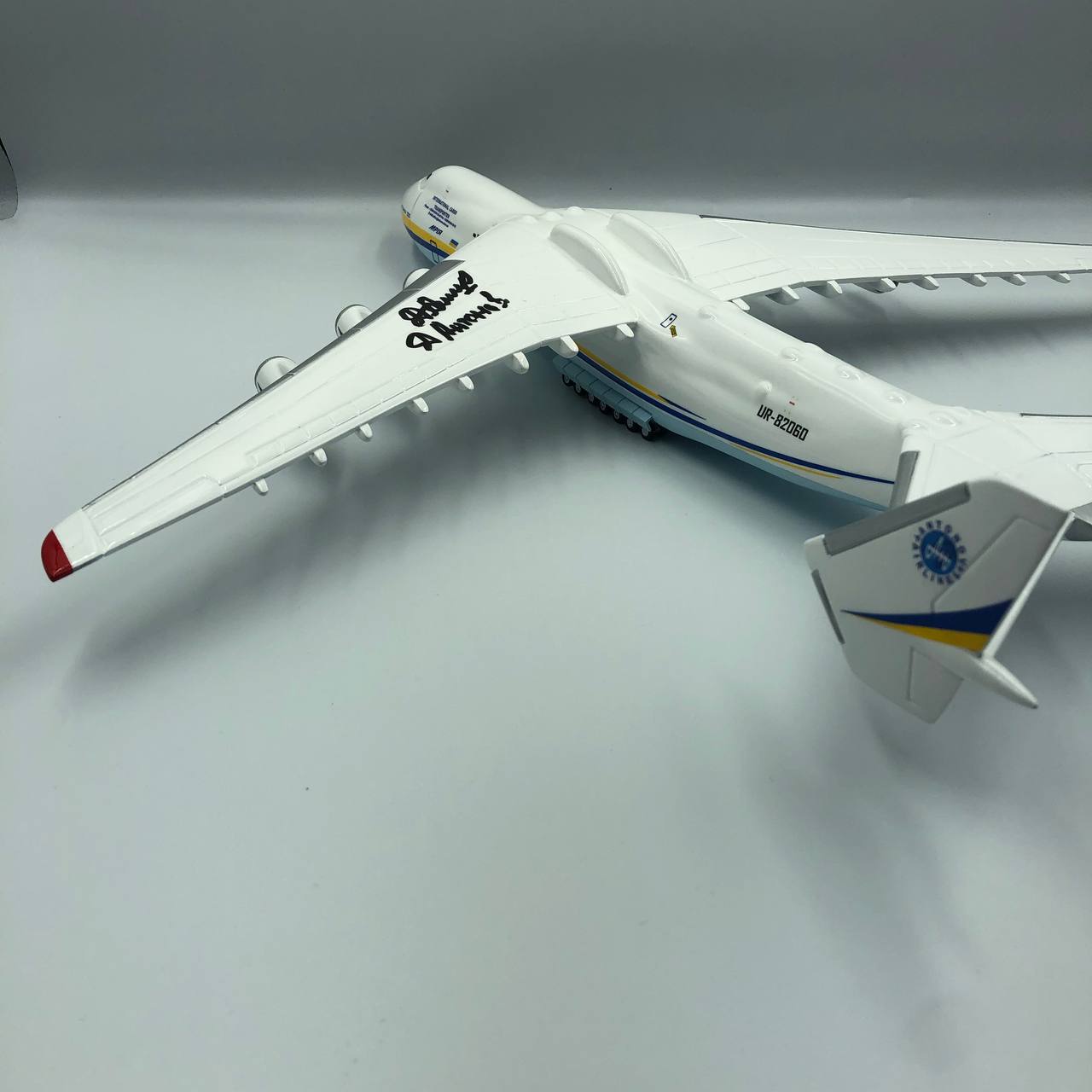 AIRCRAFT MODEL: ANTONOV AN-225 MRIYA UR-82060 WITH AUTOGRAPH PIC DMYTRAIRCRAFT MODELTMK HandelStatic