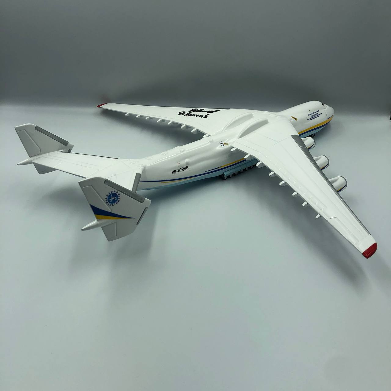 AIRCRAFT MODEL: ANTONOV AN-225 MRIYA UR-82060 WITH AUTOGRAPH PIC DMYTRAIRCRAFT MODELTMK HandelStatic